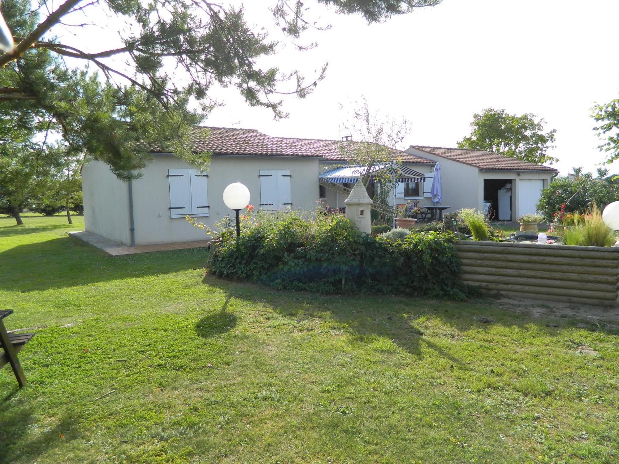 Chambre D'Hotes Les 3 Moulins Cozes Exterior photo