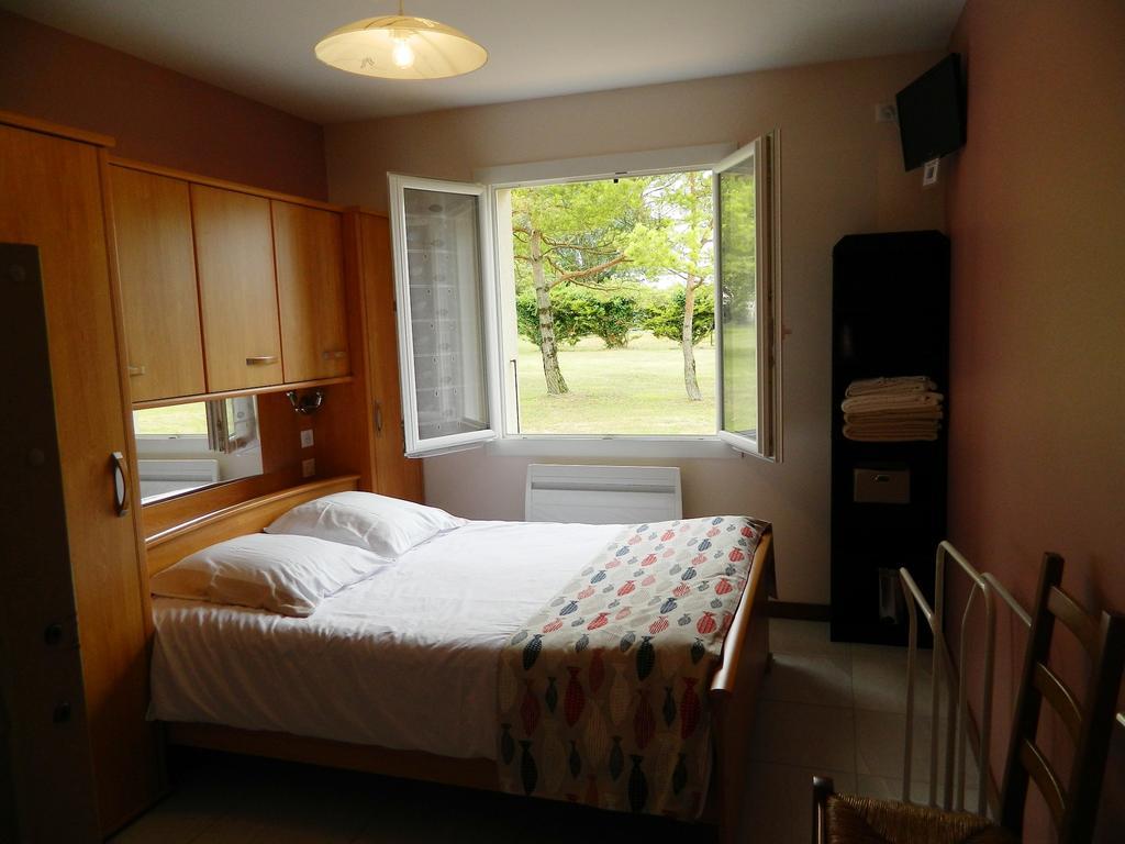 Chambre D'Hotes Les 3 Moulins Cozes Exterior photo