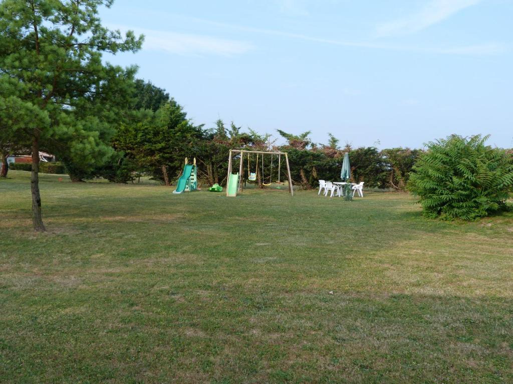 Chambre D'Hotes Les 3 Moulins Cozes Exterior photo